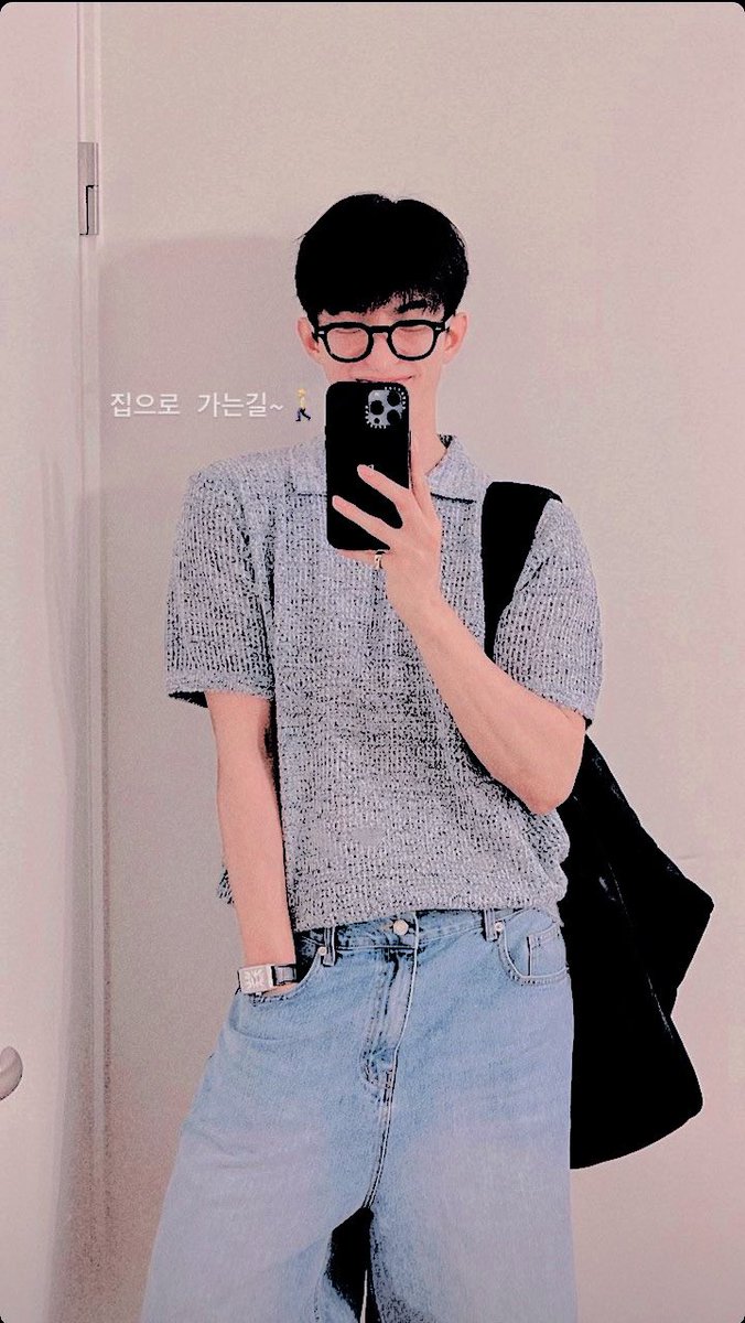 keowus's tweet photo. ⠀

    ꣖ᰩ‣nɘω͡s课١dᦧɣƅᨣᨣk२
bugünü kendinize ayırın ve
dışarı çıkın, carat—ddeul. i
yi bir  dinlenmeyi hepiniz  h
ak ediyorsunuz. dışarıya  çı
kmasanız bile evde kendini
ze dinlenmek için vakit ayır
❛❩yᨣᥙr౾⁽🐴以ｷdᨣkɣeᨣm໑३
҂ିᥙpdᥝte৫ẜrᨣm魂cᥝrᥝtː❟
⠀
⠀ https://t.co/e5qe1lG8ft