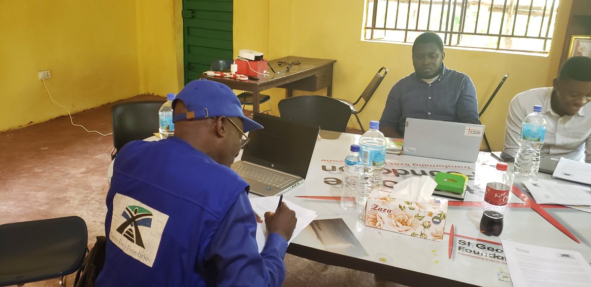 fffsl1's tweet photo. We have just signed partnership agreement with St George Foundation at their Grafton office.
#JointProgrammes #StrongerPartnership 
#ImpactfulOutcomes 
@WYCF_SL  @childhope @tfsr https://t.co/1mPNIcmiUz