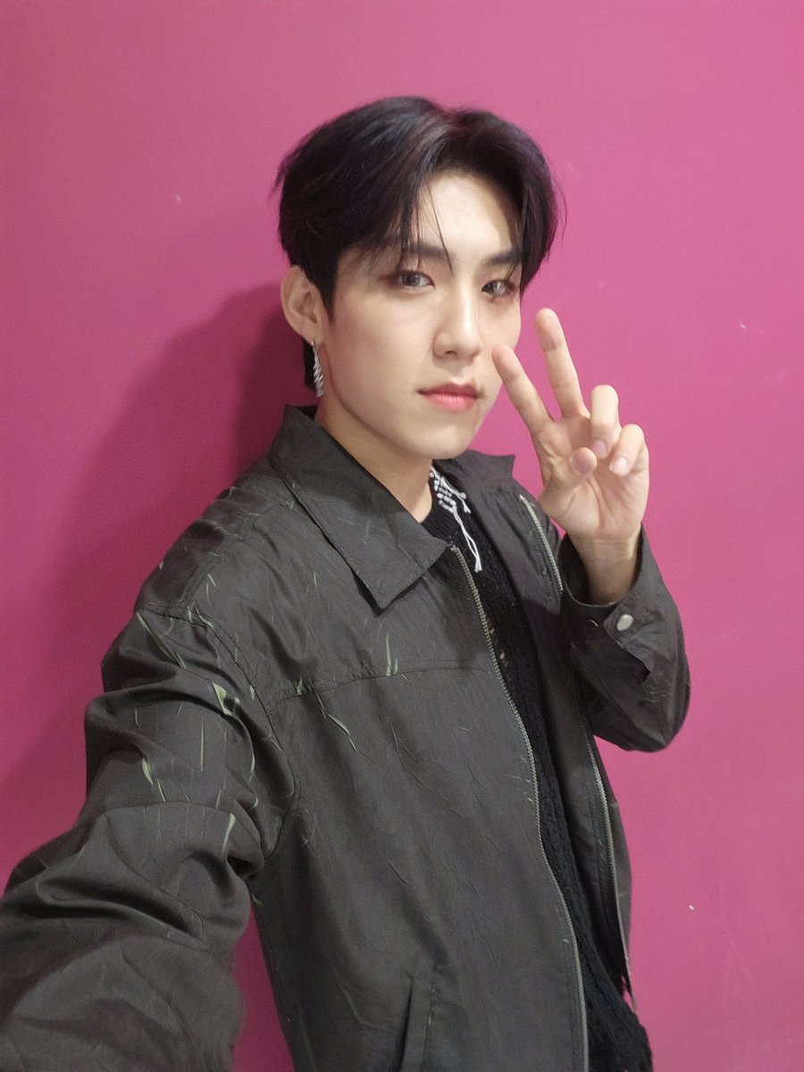 AB6IX_MEMBERS's tweet photo. 블레이즈 까지~~ https://t.co/rDQ8C1z1KN