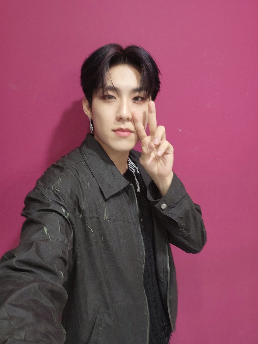 AB6IX_MEMBERS's tweet photo. 블레이즈 까지~~ https://t.co/rDQ8C1z1KN