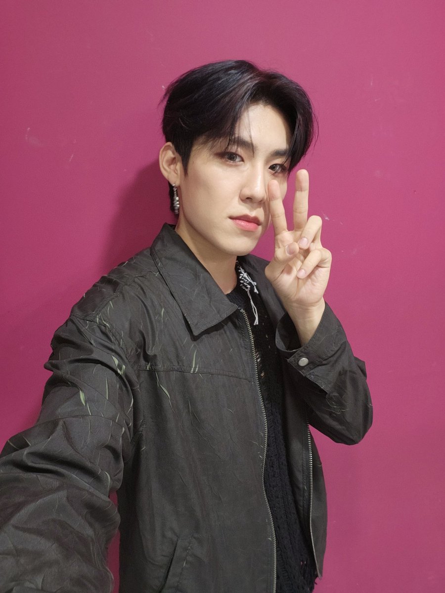 AB6IX_MEMBERS's tweet photo. 블레이즈 까지~~ https://t.co/rDQ8C1z1KN