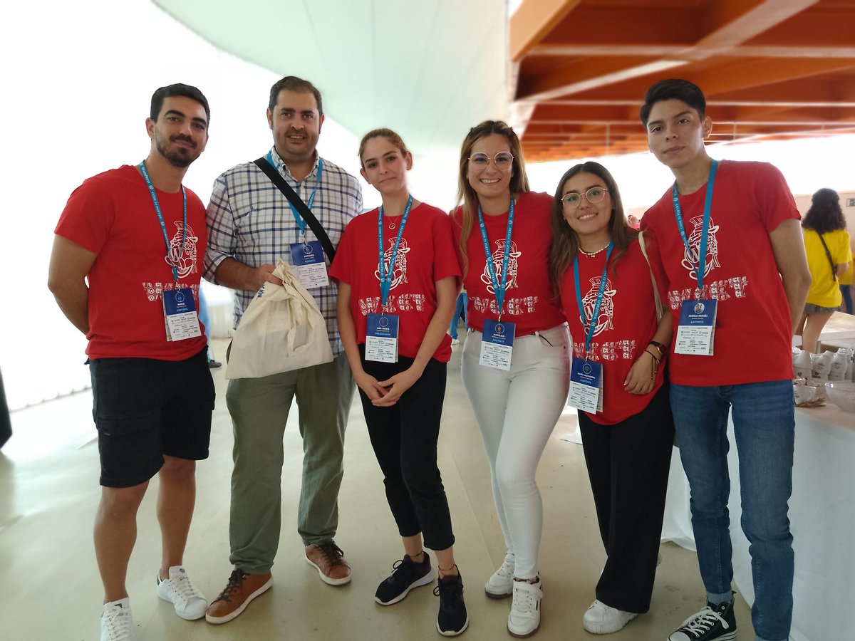 Alumnos del instituto de Los Garres con Antonio López <a href="/ElblogdelSEO/">Antonio López</a>  la juventud rodeándose de grandes profesionales para planear un futuro brillante

#wcct #alumnos #aprendizaje #wordcamps