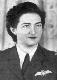 Margot Duhalde Sontomayer, the only female Air Transport Auxiliary pilot from Chile 🇨🇱 

‘Chile’ couldn’t speak English when she arrived in the UK, she spent 6 months with the Engineers learning English before she flew.

She was once arrested and mistaken for enemy aircrew 🧵