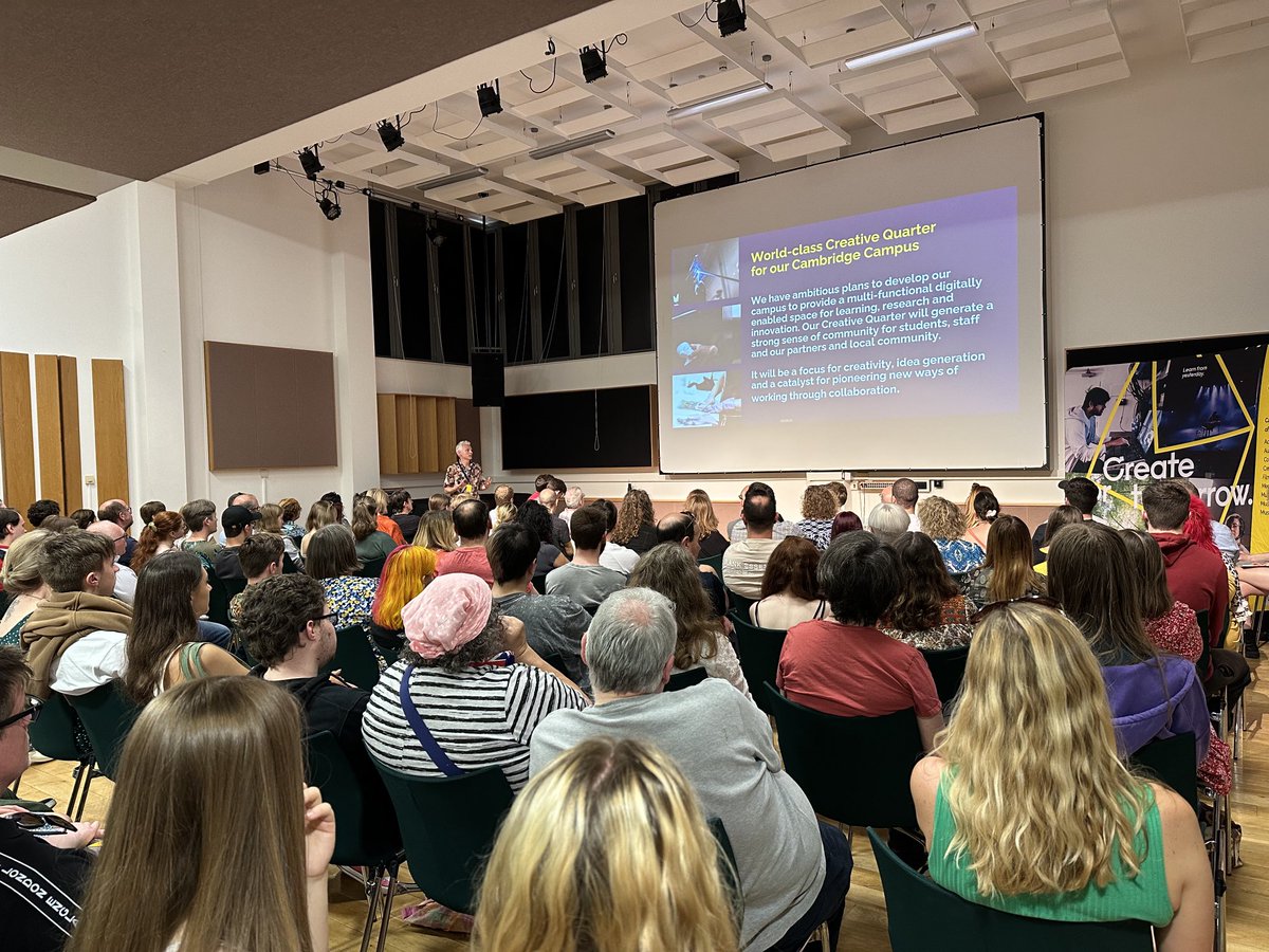 Standing room only for the brilliant introduction to ⁦⁦⁦<a href="/ARUCreative/">Camb School Art & Camb School Creative Industries</a>⁩ from the fantastic ⁦<a href="/James_EH_Ward/">James Ward</a>⁩ at the ⁦<a href="/AngliaRuskin/">ARU</a>⁩ Open Day