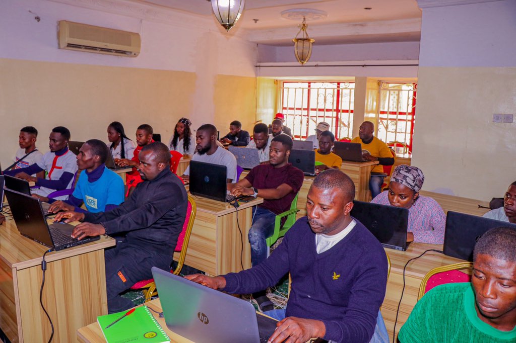 code_plateau's tweet image. Decent work and economic growth don&apos;t mean anything if it leaves out young people.

Our mantra at the Code Plateau “Making A Difference “ is crucial in preparing young people for tomorrow&apos;s workforce.

#CodePlateau