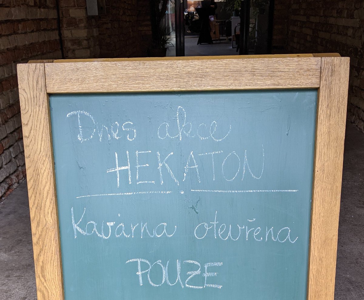 radk's tweet photo. #pragueblockchainweek &amp; #ethprague is awesome . Should "Hek" during " Hek a ton " ;) https://t.co/hNfxo1jo4Q
