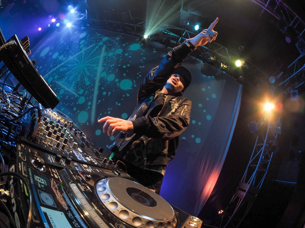 usagipro777's tweet photo. ⚡️#VR06 チケット受付中⚡️
7月23日(日) 15:00 開演
渋谷WOMB
リリース記念DJ&LIVEイベント
過去リリイベ開催の様子はこちら!
2019年 #VR00 〜
2023年 #VR05 までのイベント風景
▼チケット申込はこちら
https://t.co/RjMRz2ANEl https://t.co/PjauddSQh4
