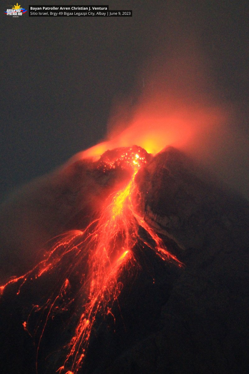 bayanmo's tweet image. Banaag o #CraterGlow ng #BulkangMayon sa Albay, nakuhanan ni Bayan Patroller Arren Christian J. Ventura kagabi, Hunyo 9.

Ayon sa PHIVOLCS, nasa #AlertLevel3 pa rin ang bulkan.

📷: Bayan Patroller Arren Christian J. Ventura

#MayonVolcano 
#Albay