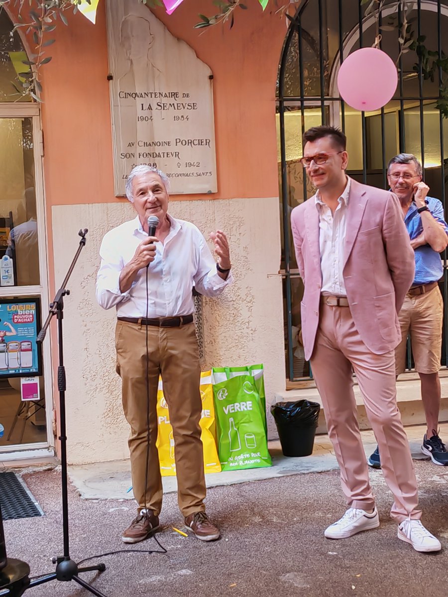 ChristopheTASS3's tweet photo. Retour en images sur l'APÉRO DINATOIRE DES #BENEVOLES de #lasemeusenice sous l’olivier !
A La Semeuse, ils sont 250 à agir au quotidien à tous les niveaux, ils apportent de l’aide directe par des actions concrètes et diverses au cœur de nos activités.
Merci pour votre engagement! https://t.co/cMZLGNpepl