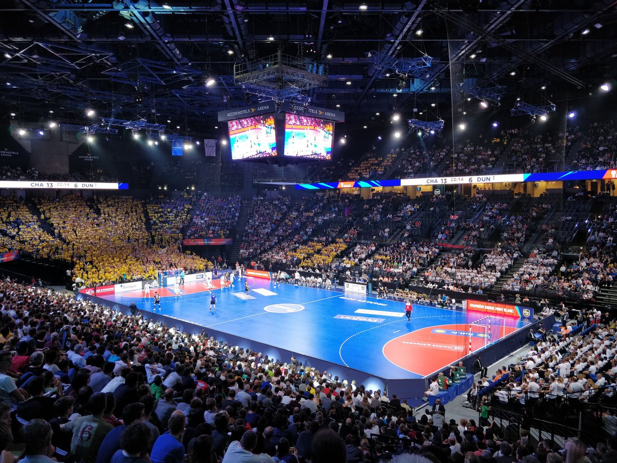 🤾‍♀️🏆 À tout à l'heure à @Accor_Arena la Team #Hand pour les finalités de la #CoupedeFrance @ffhandball ! 

@Vanskh @AlexandreBur @bbarbusse @AlexandreBur @izy95