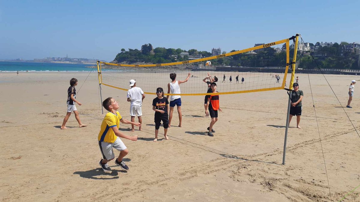 MERCREDI 7 JUIN : BEACH VOLLEY A DINARD ! Premier Open Beach Volley pour les élèves de l'Association Sportive. Très belle après-midi en collaboration avec le club de Volley-ball de Dinard. 
Un grand merci à MM. SCLEAR et THEBAULT, Professeurs, pour cette belle initiative !