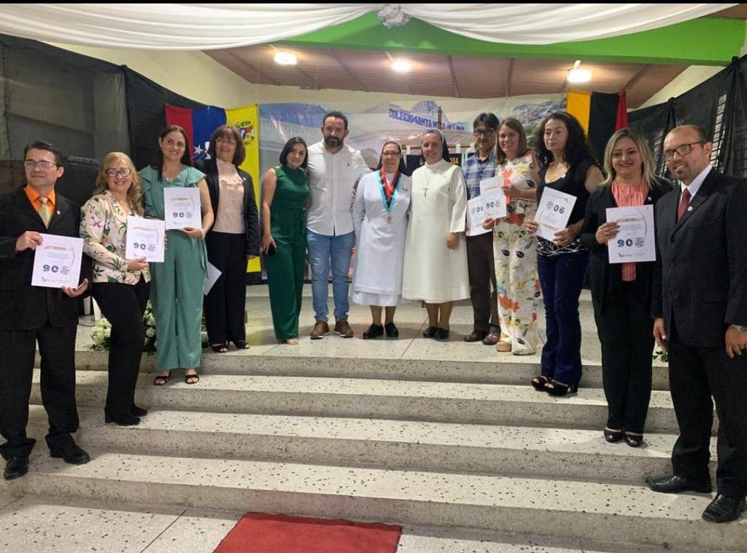 Colegio Santa Rosa de Lima La Grita Jauregui Sesión Solemne Alcaldía del Jauregui Condecoracion Honor al Mérito.  Personal con más Años de servicio a la Institución en sus 90 Aniversario. Oradora de Orden Sor María Nubia Marin Condecoracion Especial <a href="/avec_sc/">A.V.E.C.</a>  <a href="/Berzabethg1/">Berzabethgandicaoficial</a>