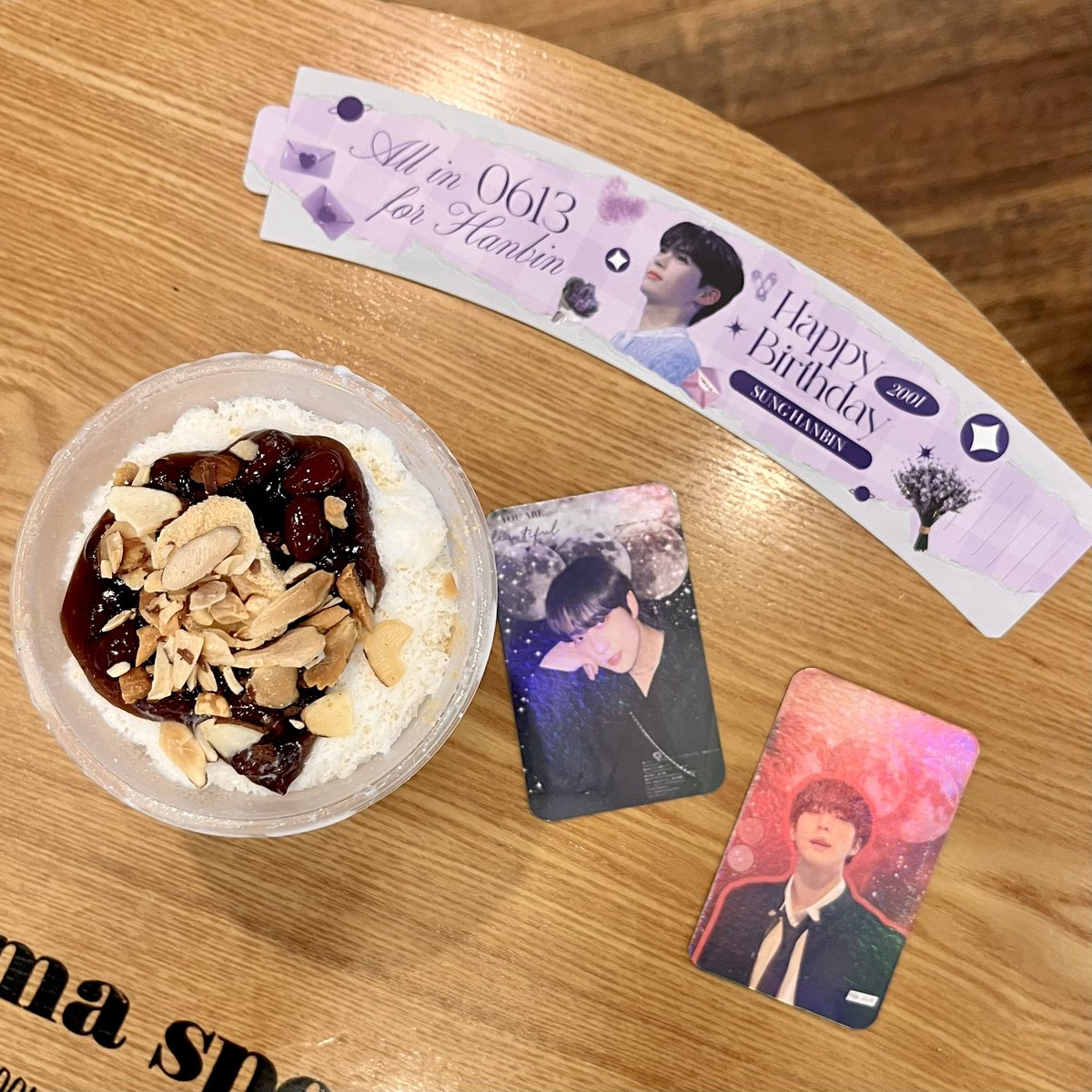 wheeflower's tweet photo. thank you @0613L0G @yoonjw_archives for organising 💜❤️
happy early birthday to our june babies~ 🫶🏻🎂
#ALLINFORSHB
#YJWUNBREAKABLEHEART https://t.co/J2dfAH4hez