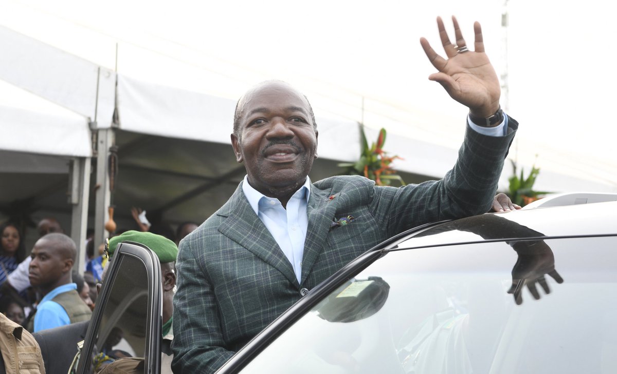 PresidenceGA's tweet photo. Le @PresidentABO  était ce 09 juin 2023 à Mouila et Fougamou dans le cadre de la poursuite de sa tournée républicaine. 

Une nouvelle occasion d'échanger avec les populations de ces localités.

Plus de photos sur notre compte Flickr : https://t.co/ownsZw2viM https://t.co/NVdTkmggBp