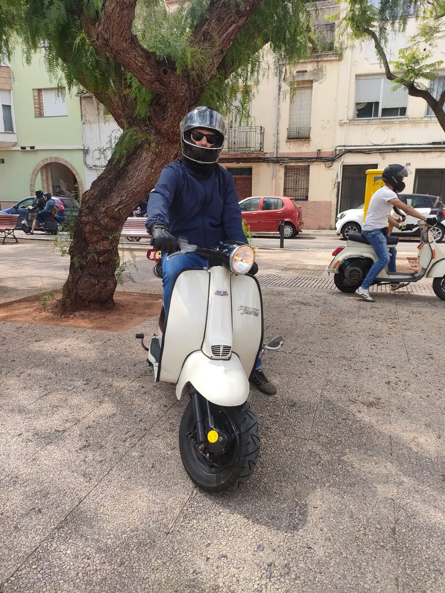 Lambretta Club Catalunya tweet media