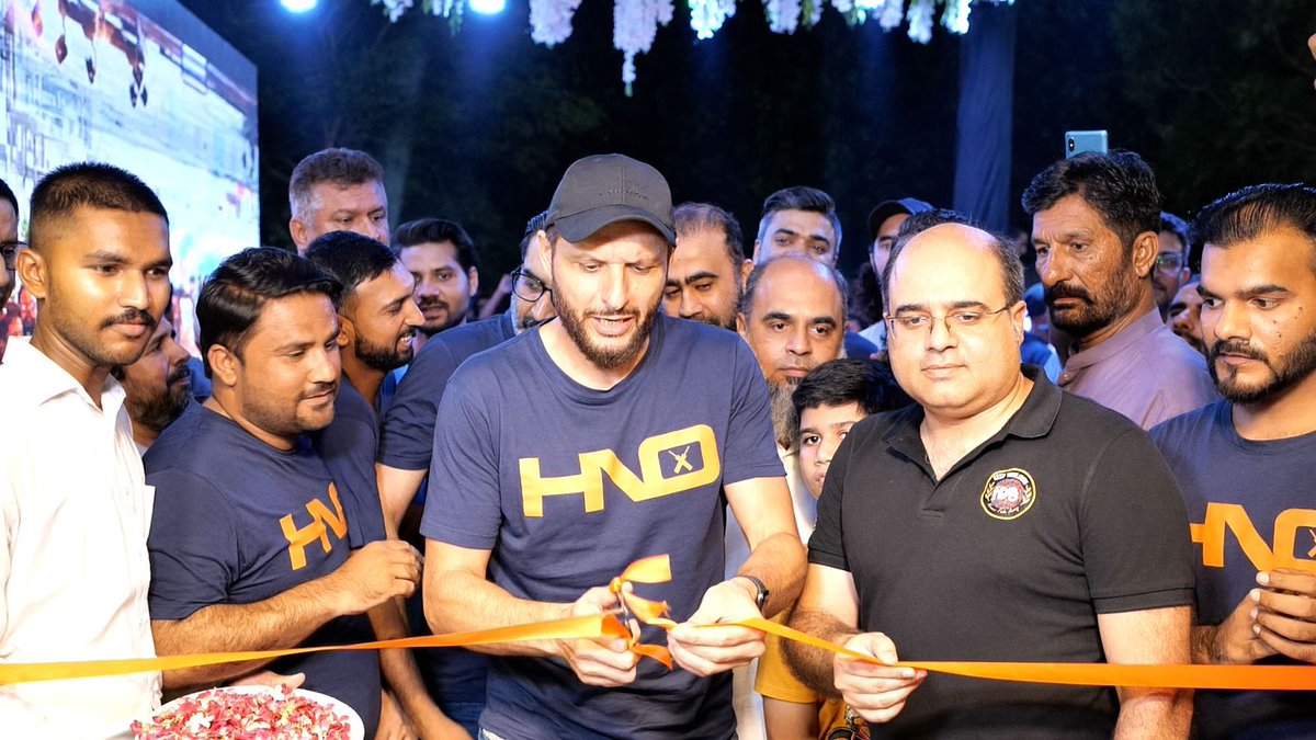 HNOofficial's tweet photo. We marked a historic milestone with the grand opening of #HNO's flagship outlet in #Karachi!
The opening ceremony was a testament to our dedication, passion, and commitment to delivering an exceptional shopping experience. 
Karachi, thank you for embracing us with open arms! https://t.co/354ZMfNWCM