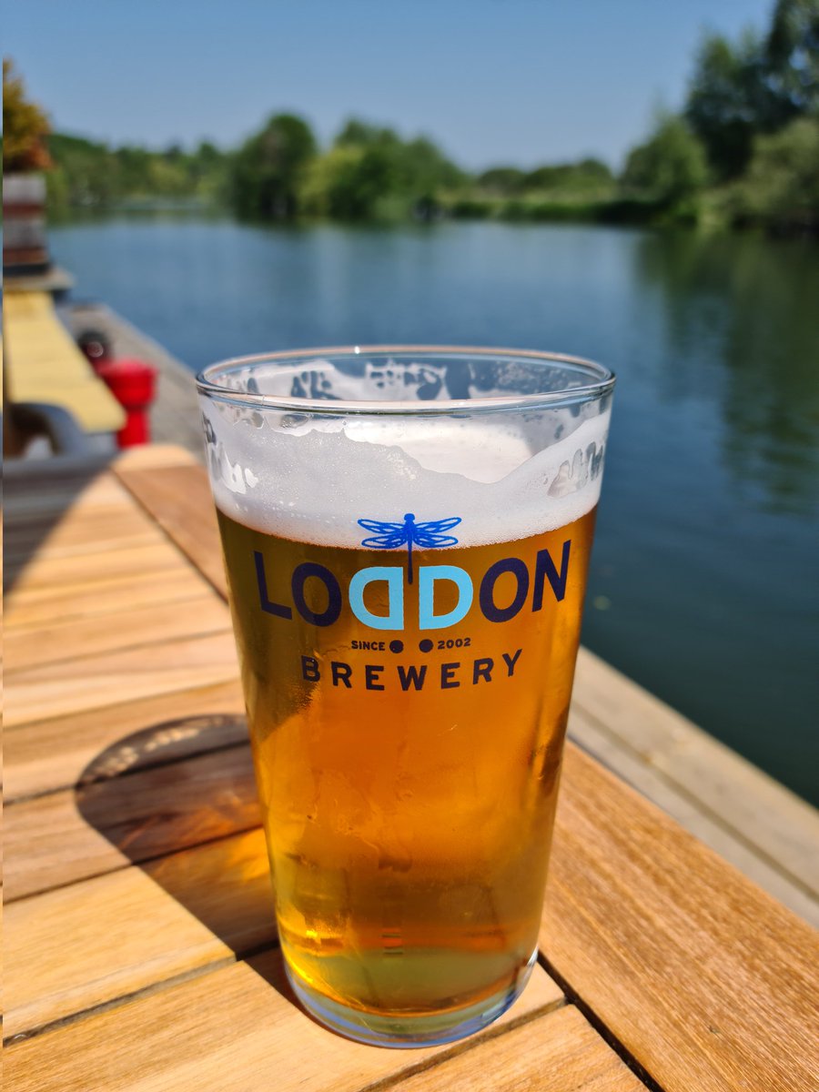 Pint of @Loddonbrewery Ferryman's Gold at The Beetle & Wedge. Perfect.