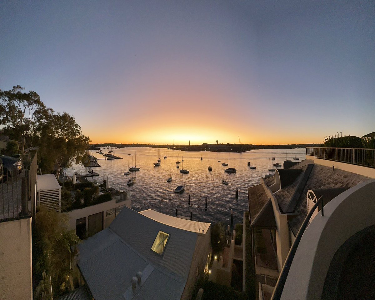 colster's tweet photo. Nice #sunset today in #Sydney @TomSaundersABC @abcsydney https://t.co/HJrWbTkBdR