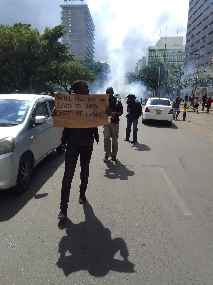 Anamidaudi's tweet image. I will defend my constitution before it&apos;s too weak to defend me, article 3 of our constitution gives us right to defend and uphold our constitution. @IG_NPS  respect the supreme law that you were sworn in to protect. 
#RejectFinanceBill2023 
#FreeToProtest