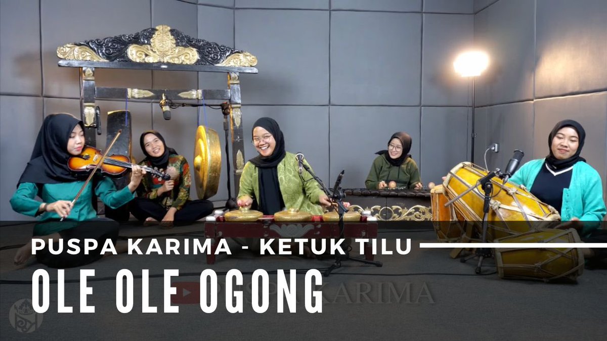 puspakarima's tweet photo. Sampurasun!! 🤩

Nyanggakeun pidangan nu enggal, lagu Ole-ole Ogong 🍄😃

https://t.co/rq4pyILSlr

Dina video ieu aya tamu, nyaeta teh Meilany, oge aya waditra nu enggal nyaeta piul 😀

😻 https://t.co/zXPxFHOO6M
