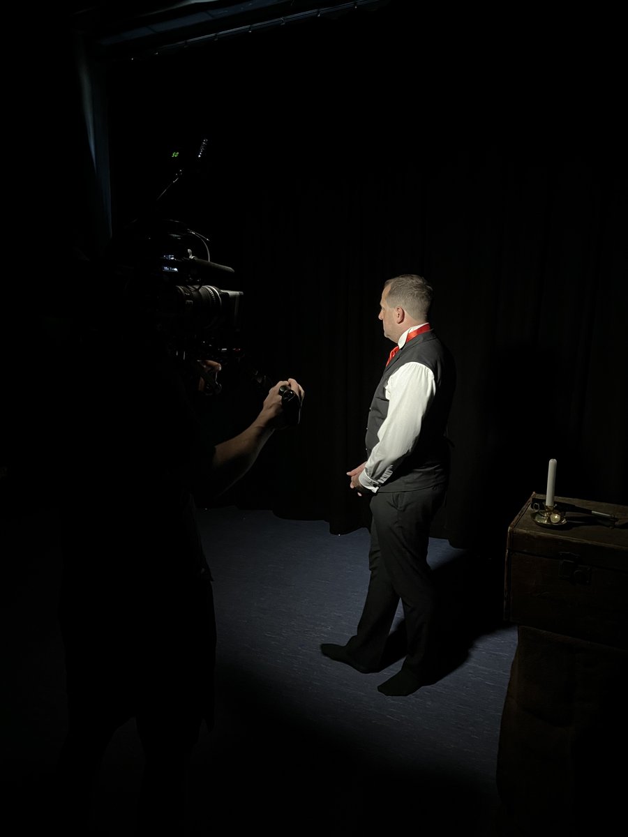 The hottest day of the year so far! So obviously the plan is to get into all your December get-up and go and do a Christmas thing! 😀