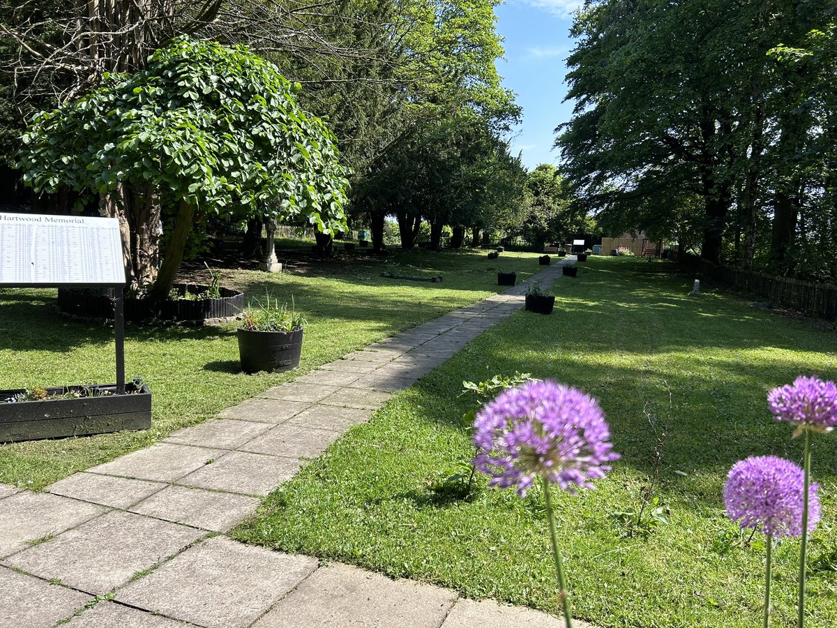 FOHPC's tweet photo. All ready for our visitors of #SpotlightShotts
Thanks to the hubby for helping, even if he came in and took the last minute glory of cutting the final section of grass ๐๐๐
#friendsofcemeteries
#OnceLost
#MentalHealth https://t.co/u8jPkgFum9
