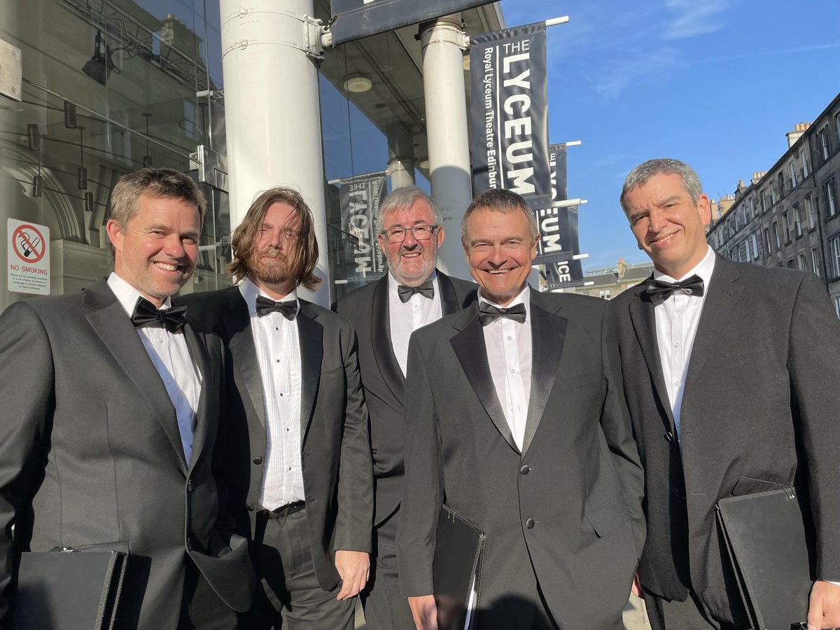 RSNOChorus's tweet image. It was also, we have to admit, a most sartorial Requiem… chorus members from RSNO, Garleton Singers and Royal Conservatoire of Scotland looking splendid in the Edinburgh sunshine last night ahead of our performance of the Verdi Requiem…🥰🎶

rsno.org.uk/liveevent/verd…