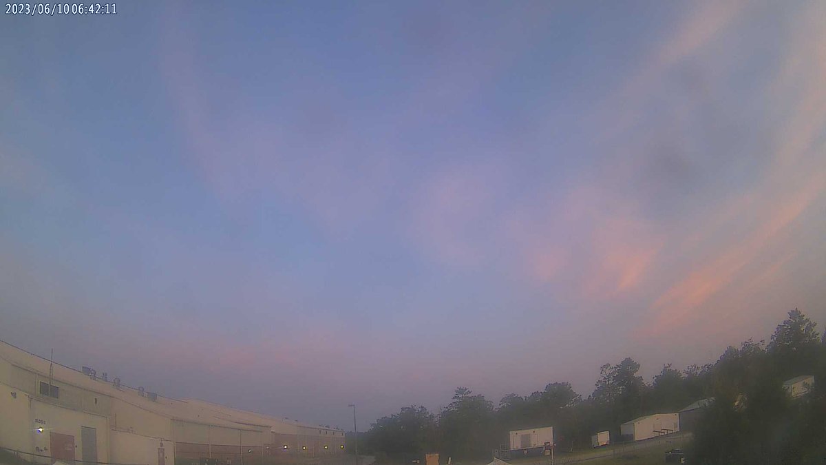 BozemanWxSTEM's tweet photo. Deane Bozeman School at sunrise and it's 69.0 F. https://t.co/3VG88KqId9