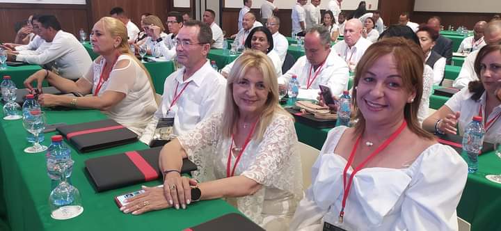 Rolando García 
<a href="/RolandoDomenech/">Rolando García Domenech</a> 
<a href="/RafaelAnap/">Rafael Santiesteban Pozo</a> 
<a href="/DiazCanelB/">Miguel Díaz-Canel Bermúdez</a> 
#MejorEsPosible 
#AnapCuba 
PUNTA CANA REPÚBLICA DOMINICANA 
Inicia la XI Convención Internacional Iberoamericana,  con amplia presencia de la delegación Cubana.