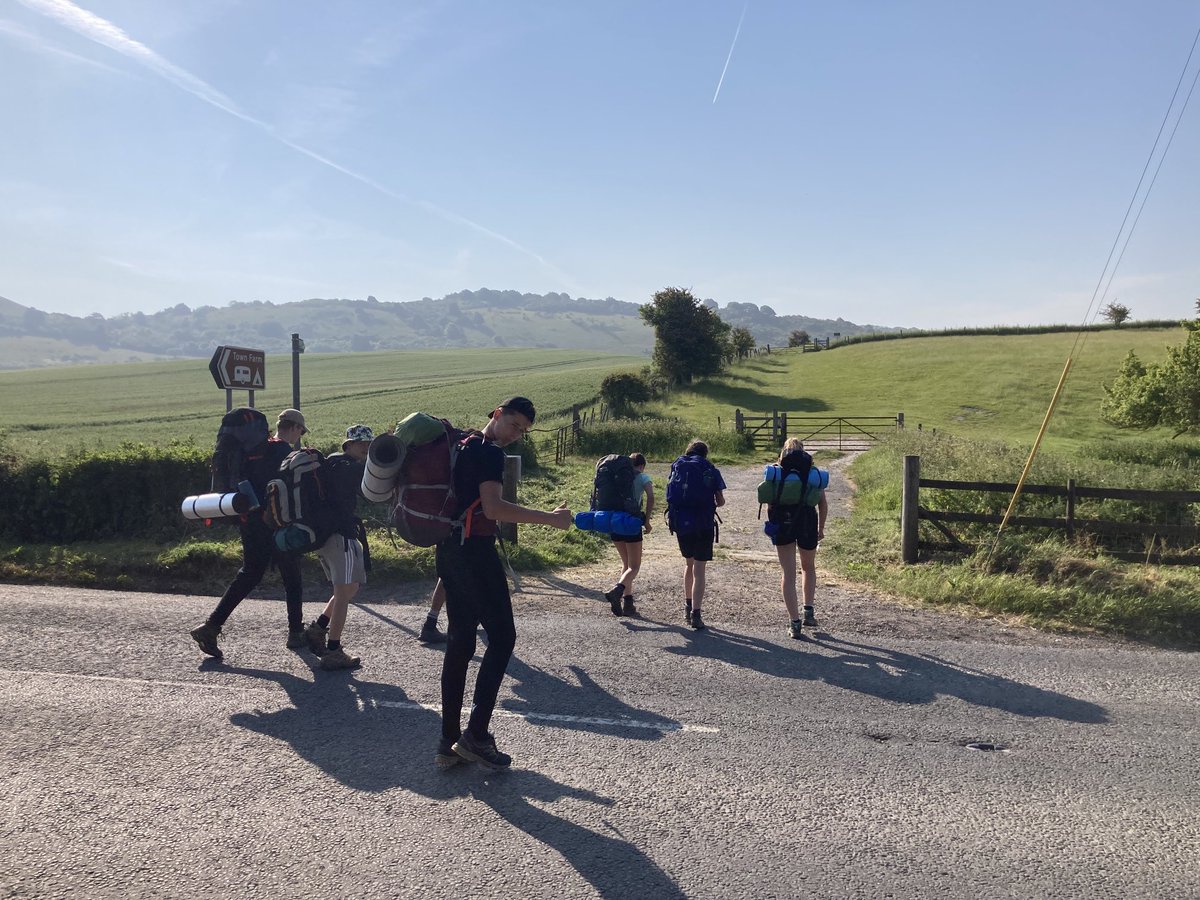 SharnbrookOE's tweet photo. Beautiful morning in the Chilterns and the Silver DofE students were up, packed up, breakfasted and set off in good form by 8.20am. Keep that water topped up #sunnysaturday #dofe #going4silver #findingshade https://t.co/36S2c4uQnM