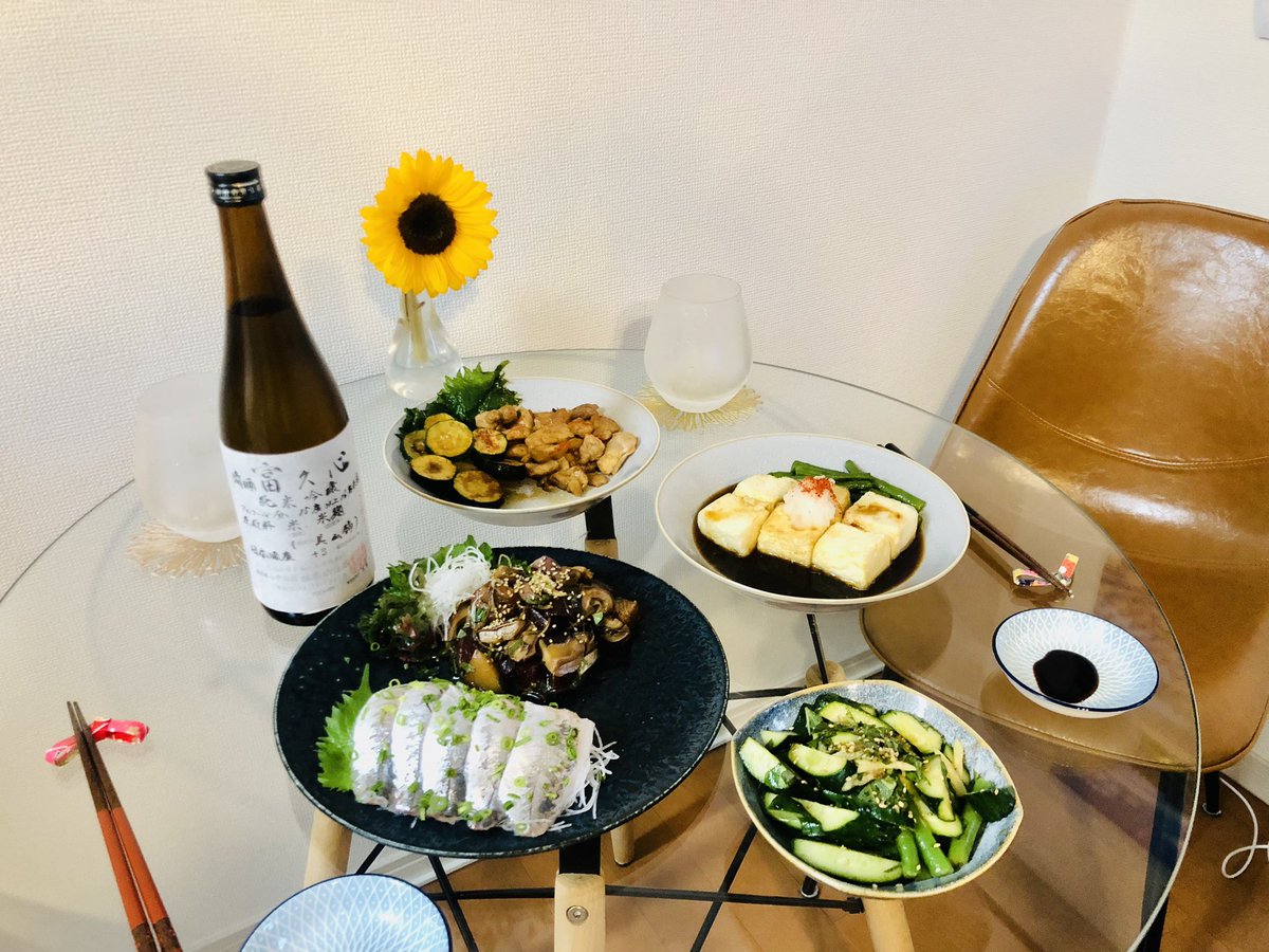 SHINGOKUKIYAMA's tweet photo. 今夜も晩酌。
久々の日本酒美味しいです。

#晩酌
#富久心 https://t.co/weWllzMqkm