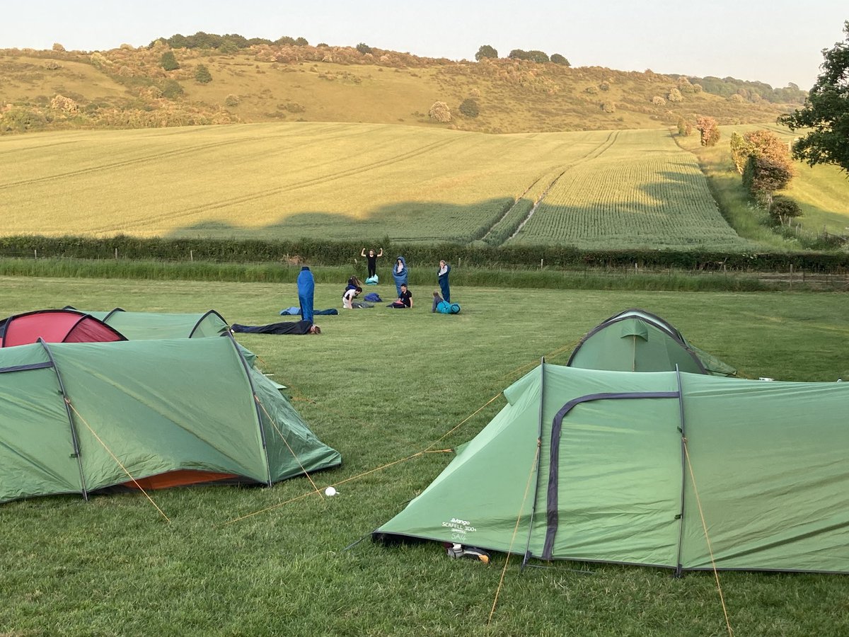 SharnbrookOE's tweet photo. Beautiful morning in the Chilterns and the Silver DofE students were up, packed up, breakfasted and set off in good form by 8.20am. Keep that water topped up #sunnysaturday #dofe #going4silver #findingshade https://t.co/36S2c4uQnM