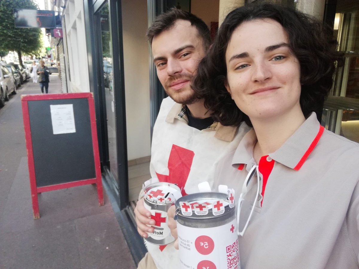 CRFCLAMART's tweet image. J-1 avant la fin des Journées Nationales. 23 bénévoles mobilisés ce samedi pour aller à votre rencontre, vous expliquer à quoi servent vos dons et - qui sait - vous recruter pour devenir bénévoles pour des actions sociales/secourisme. Merci 🙏 #JN2023 @CroixRouge @CroixRouge92