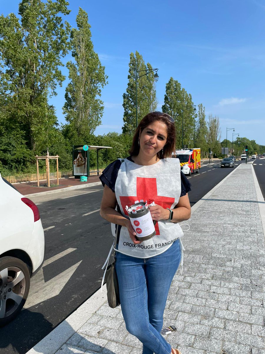 CRFCLAMART's tweet image. J-1 avant la fin des Journées Nationales. 23 bénévoles mobilisés ce samedi pour aller à votre rencontre, vous expliquer à quoi servent vos dons et - qui sait - vous recruter pour devenir bénévoles pour des actions sociales/secourisme. Merci 🙏 #JN2023 @CroixRouge @CroixRouge92