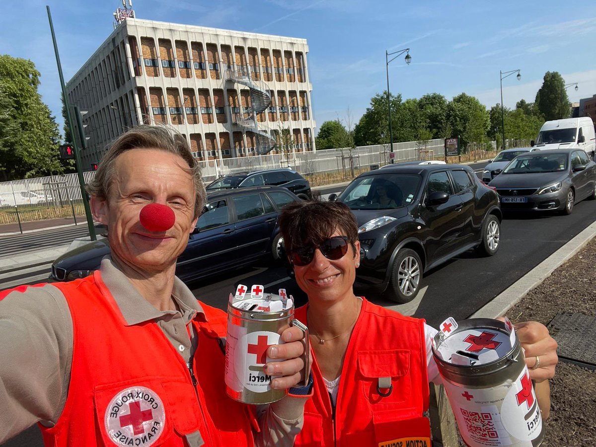 CRFCLAMART's tweet image. J-1 avant la fin des Journées Nationales. 23 bénévoles mobilisés ce samedi pour aller à votre rencontre, vous expliquer à quoi servent vos dons et - qui sait - vous recruter pour devenir bénévoles pour des actions sociales/secourisme. Merci 🙏 #JN2023 @CroixRouge @CroixRouge92