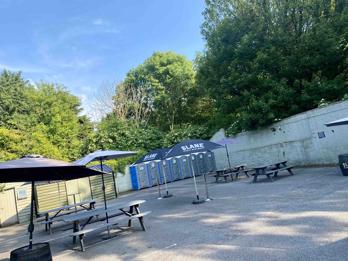 ConynghamArms's tweet photo. It’s Slane concert day! 🎤🎸🎶🎉 and we are ready to welcome you all to our Harry Styles pre-concert party 🙌🏻🎉

Our backyard bars are open from 12pm today 🍻🥂
Wishing everyone a safe and enjoyable weekend!

#harrystylesslane #slaneconcert #conynghamarmshotel #slanevillage https://t.co/CLQSM9QoB0