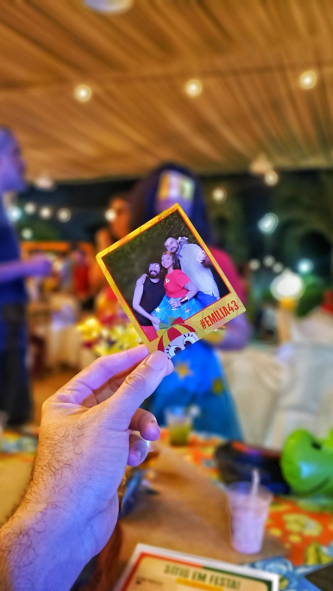 usurpacast's tweet photo. Integrantes do Usurpacast foram flagrados em uma festa na última sexta, 9 de junho, em Fortaleza.

Será esse o prenúncio de um retorno tal qual o retorno de Paola Bracho após aquela viagem com o bilionário Alexandre Farina?

Veremos. https://t.co/NQj3Cf6H3m