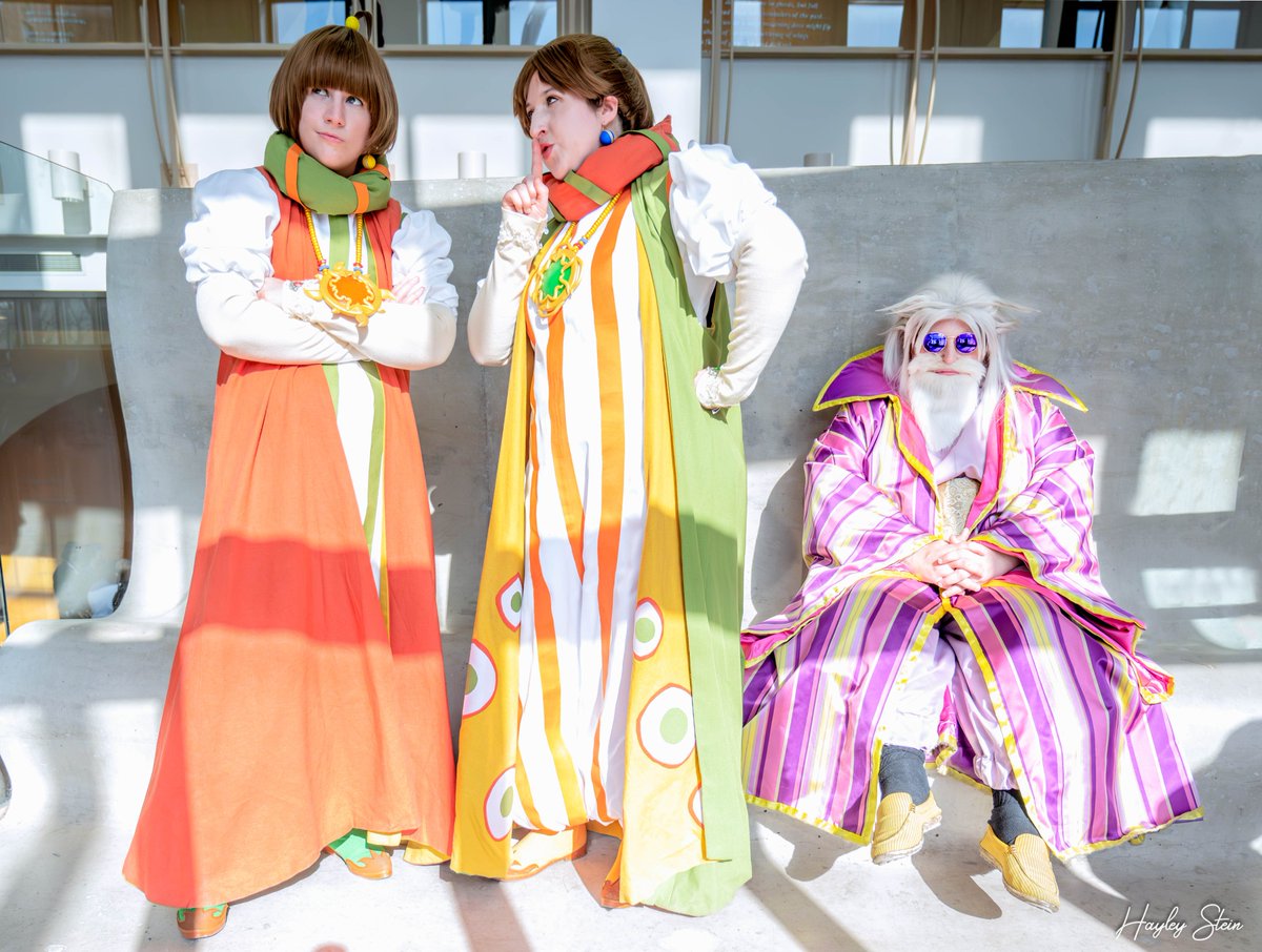 Shhh! He's sleeping...!

📸: HayleySteinPhoto

#finalfantasyIV #Palom #Porom #Tellah #amke #animemilwaukee #animemilwaukee2023 #ff4 #cosplay #amke2023