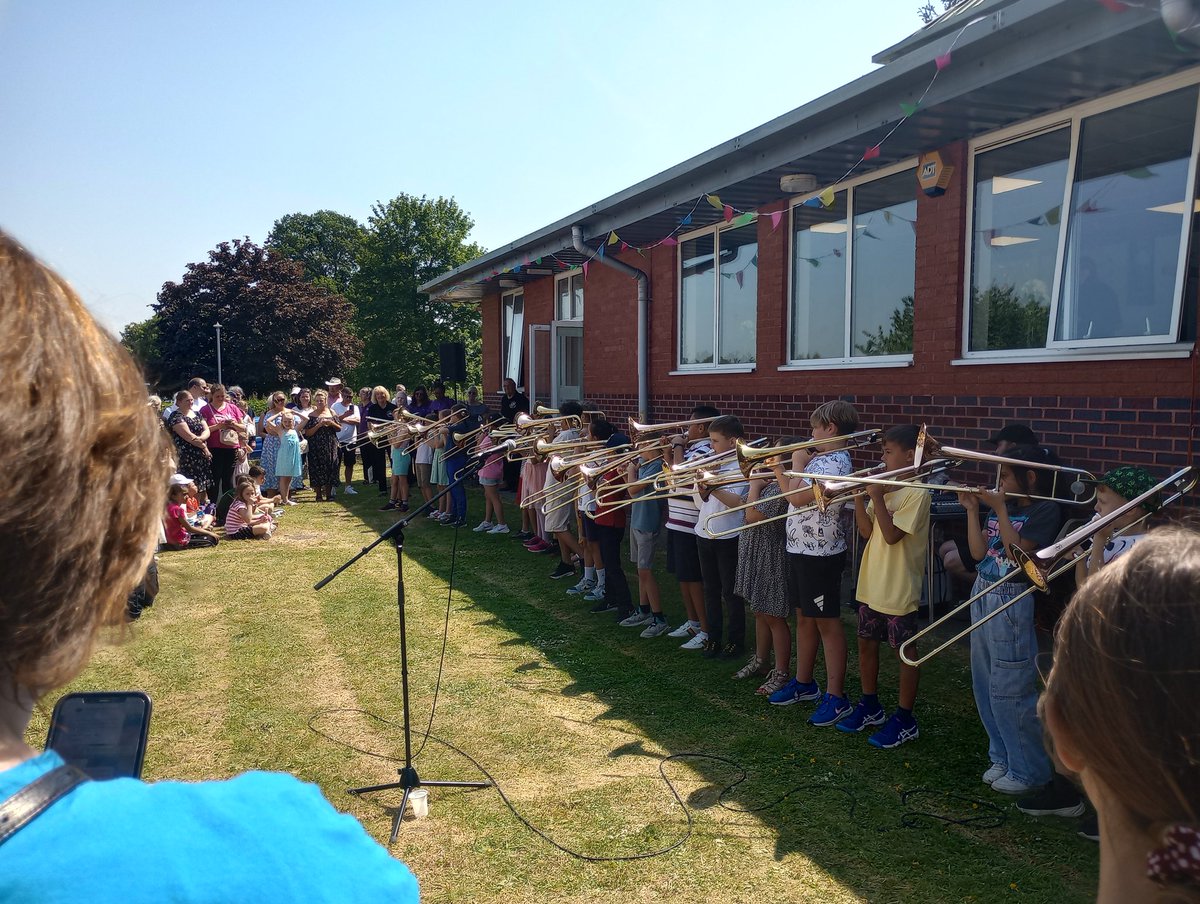 RevDJSnowball's tweet image. Trombonists from St Meryl's school playing at the #CommUnityGala. All the schools from #SouthOxhey and , #CarpendersPark are taking part. Woo hoo!
