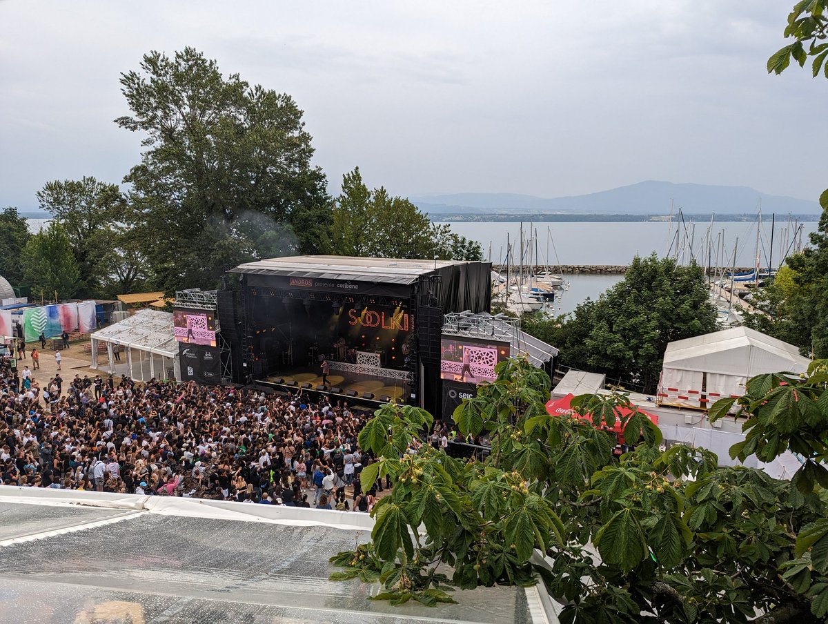 Ya está más que inaugurada en Suiza la temporada de los #festivales de música de verano. 

En esta foto el #Caribana