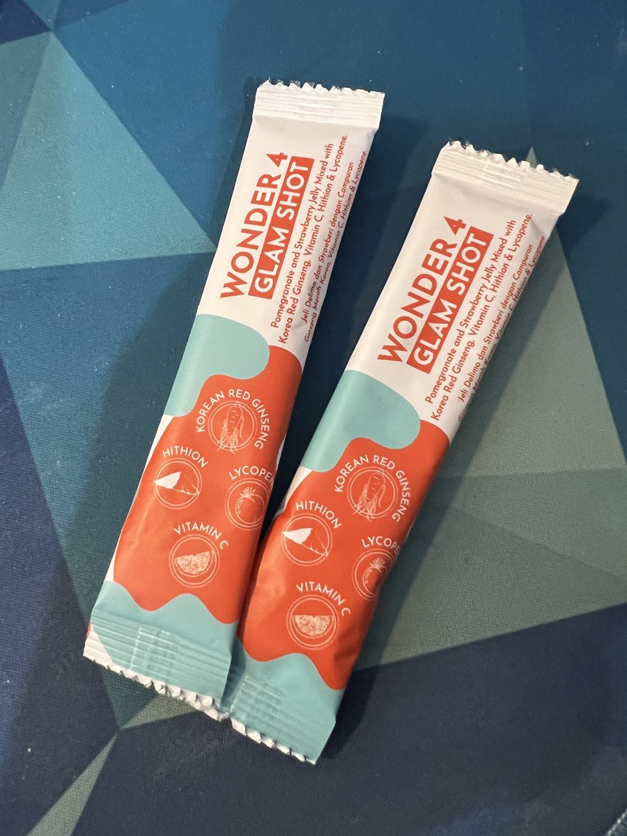 Thank you <a href="/glamisqa/">Glamisqa</a> ! Terus beli dengan tokey. One of very few products yang aku dengan wife akan consume everyday. 

Haritu tegur wife muka dia glowing. Dia ingat kita saja nak sweet2. Esok tu pulak nenek dia pun tegur cakap muka glowing. 

Terus dia request nak sekotak (ada 14