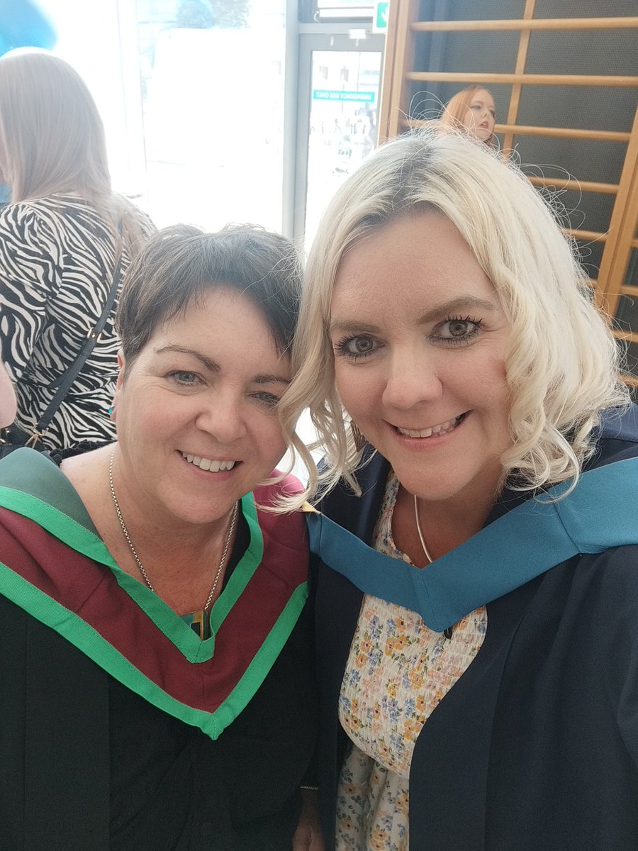 Lovely to get chatting to our @RCN_NI Director @rita_rdevlin29. Congratulations to everyone who graduated yesterday. It was a brilliant day of celebration.
@OUBelfast #oufamily @RCN_NI @theRCN #proudtobeanurse