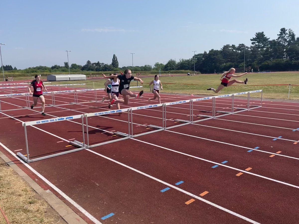 Congratulations to E.McNelis who has qualified through to the next round for the 80m hurdles. Next up for her is the High Jump. Well done also to D.Amador-Bueno who finished 7th in the 800m despite only being in year 8.