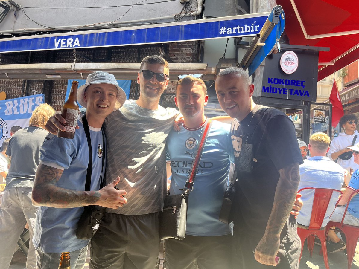 jjcrolla's tweet photo. Istanbul baby, up the blues https://t.co/BgQVsxgpiw