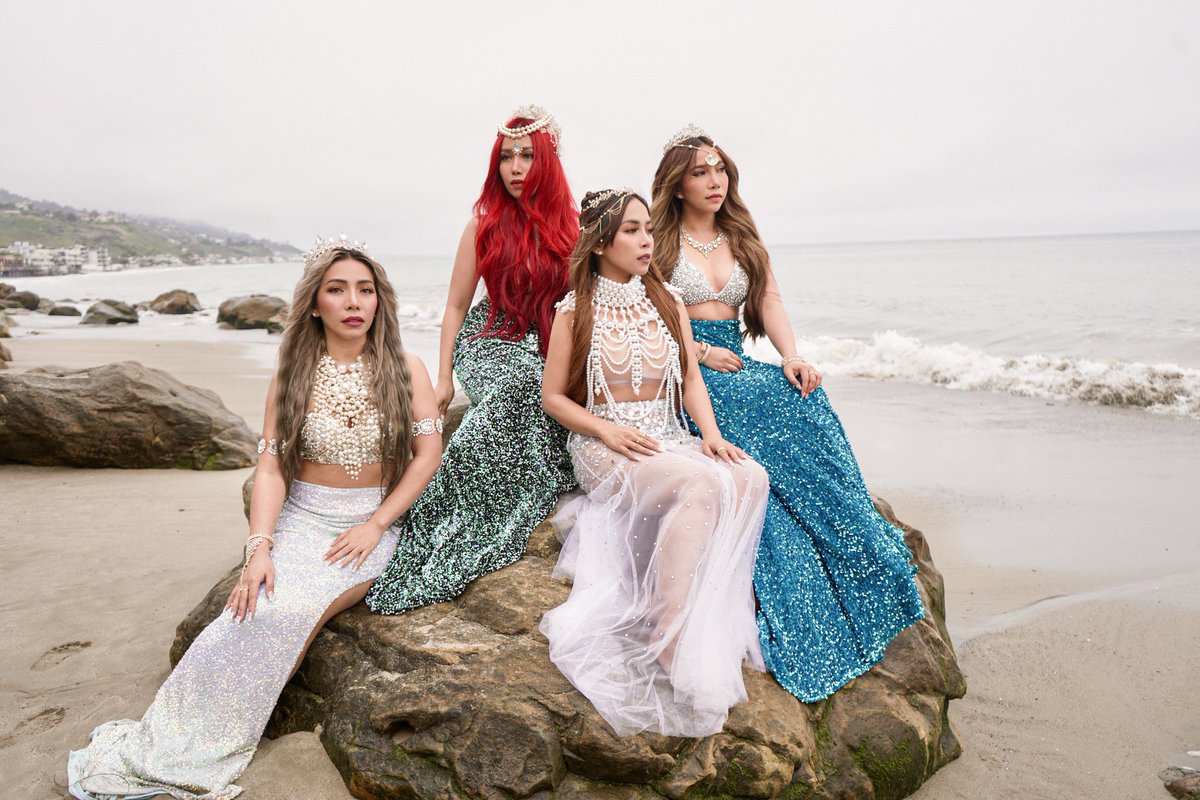 4SISTERSMUSIC's tweet photo. Have you seen our latest cover on our YouTube channel already? 🧜‍♀️

Click here to watch the video:
🔗 https://t.co/noOew8OyrB

📸Philip Garcia

#4thImpact #PartOfYourWorld
#Cover #TheLittleMermaid #HalleBailey https://t.co/DZg9tOrDgt