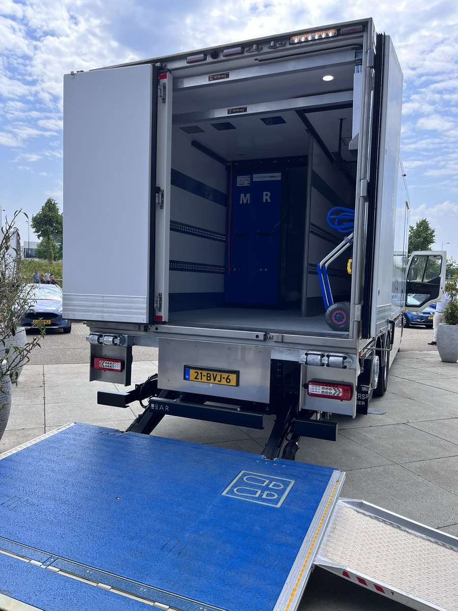 Philip van den Brand tweet media