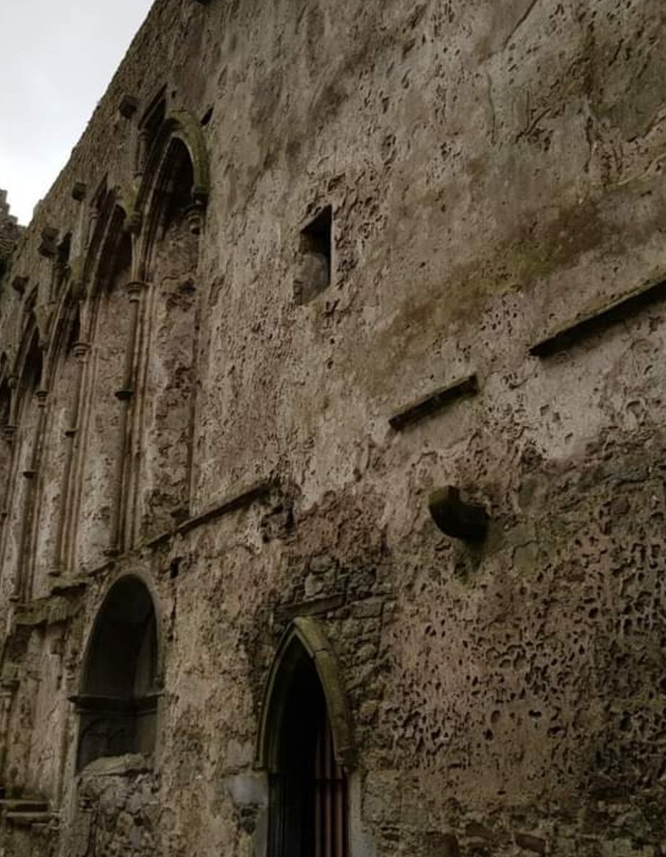 StandingStoneIE's tweet image. Irish archaeology twitter people! This little window is located in the south wall of the chancel/choir in St. Patrick's Cathedral in Cashel. Any idea what it was used for? It's angled towards the east wall and is quite high up.