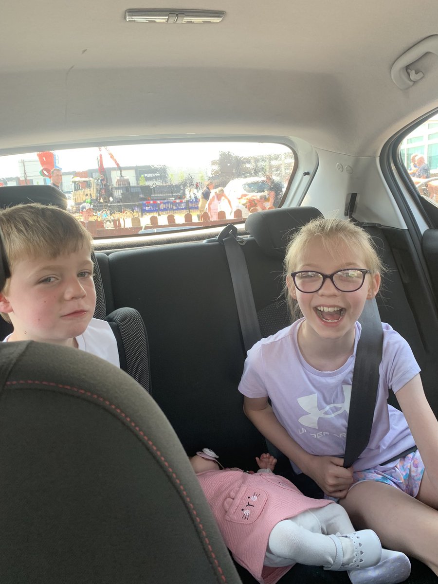 Emma Saunderson tweet media