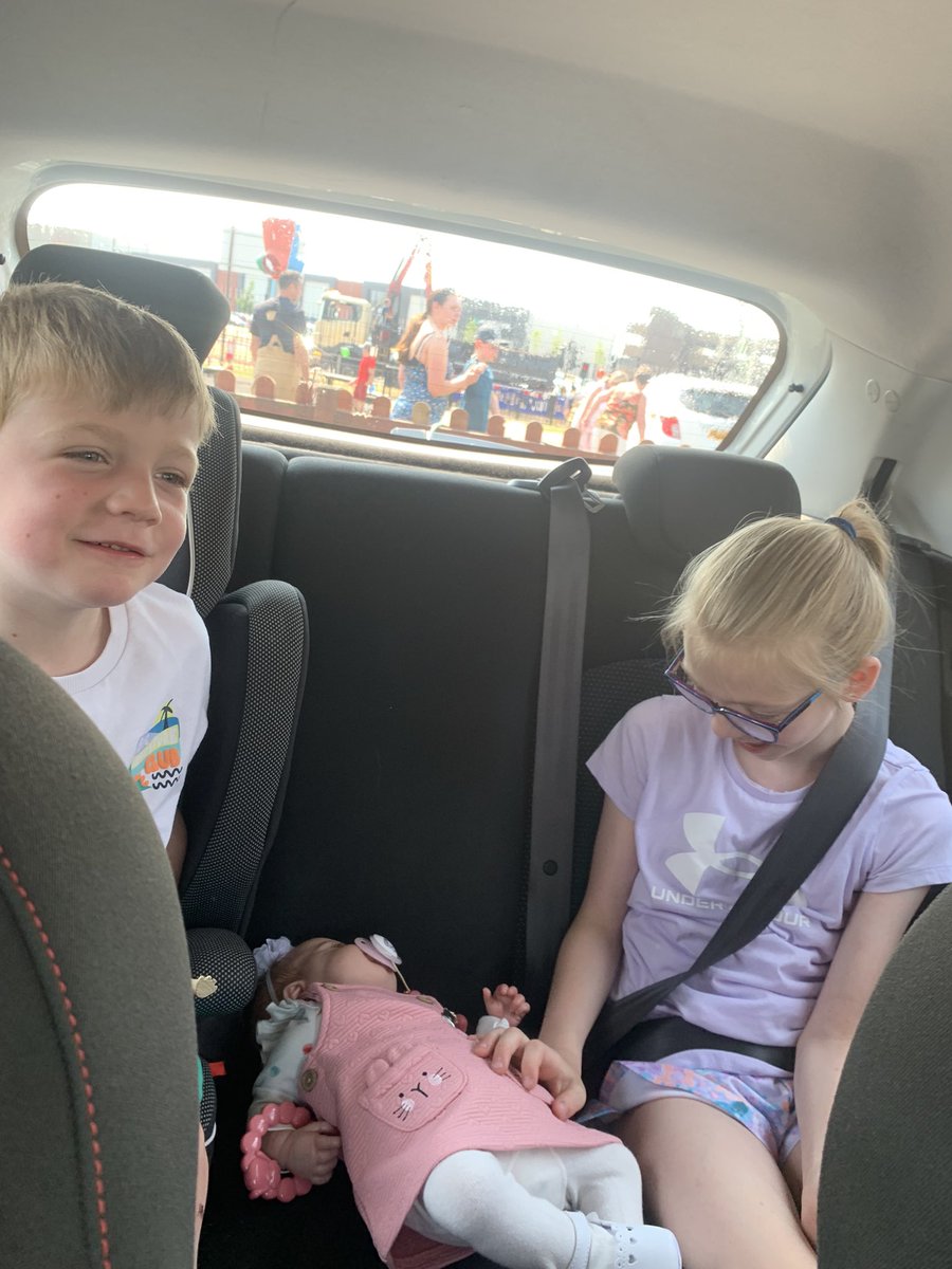 Emma Saunderson tweet media