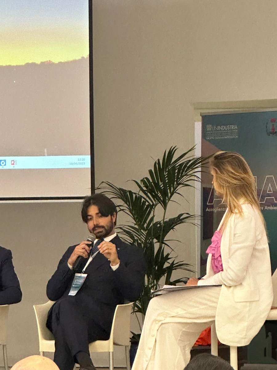 “Per noi #giovani #imprenditori le #infrastrutture di collegamento sono al centro della #politicaindustriale della nostra regione”

<a href="/PaoloDC_/">Paolo Di Cecca</a> Presidente GGI #Latina interviene ad #ARIA